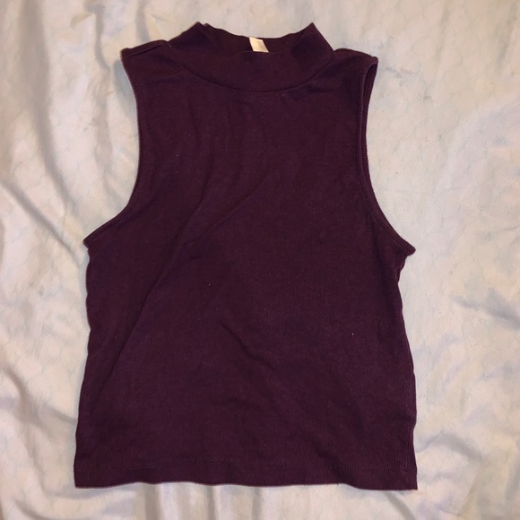 Burgundy turtle neck crop top - Picture 2 of 3